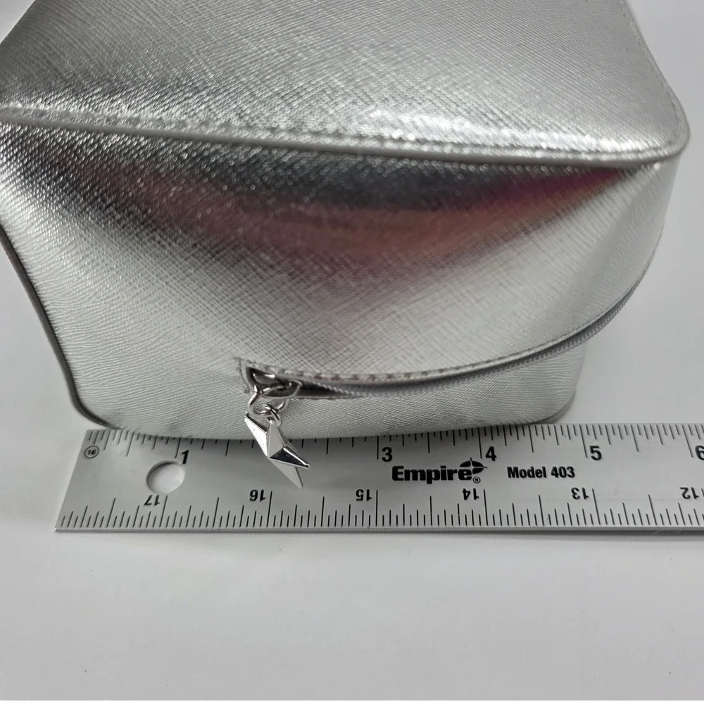 Givenchy Parfums Cosmetic Bag Silver Metallic Star Zipper Travel Makeup Cube‎